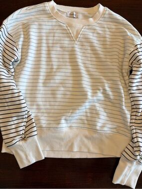 Evereve White & Light Blue Striped Crewneck Sweatshirt